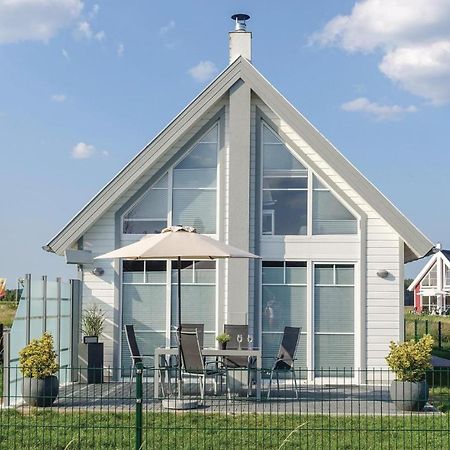Beach Front Home In Zerpenschleuse With Wifi Экстерьер фото