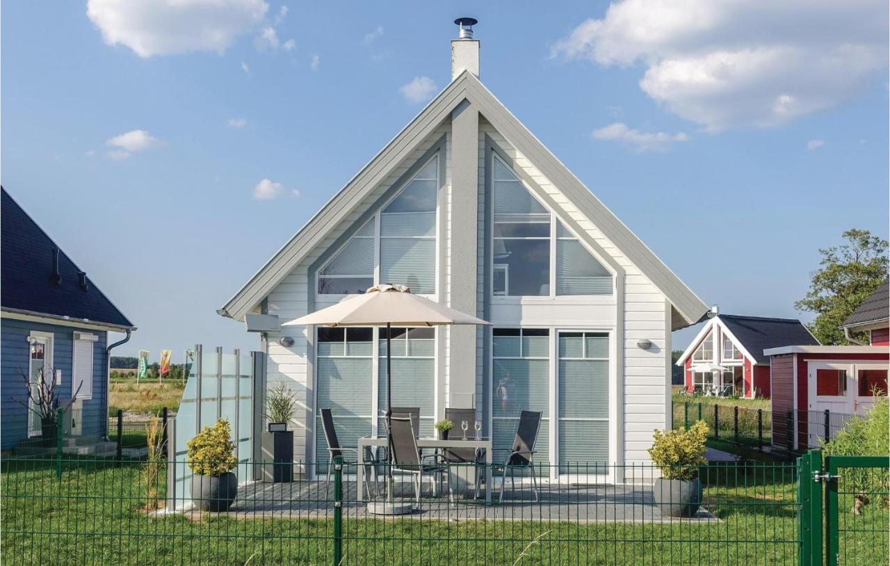 Beach Front Home In Zerpenschleuse With Wifi Экстерьер фото